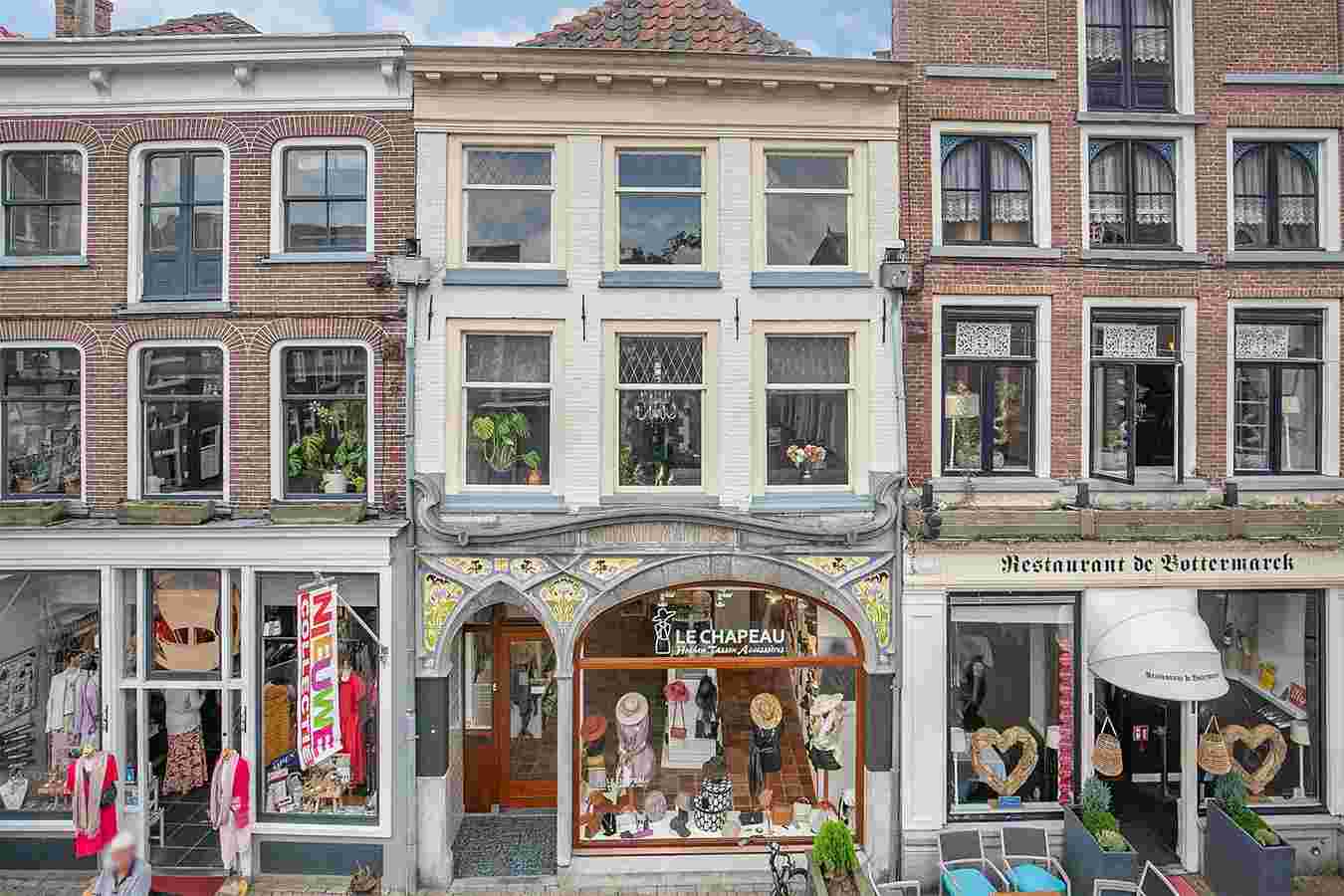 Broederstraat 21