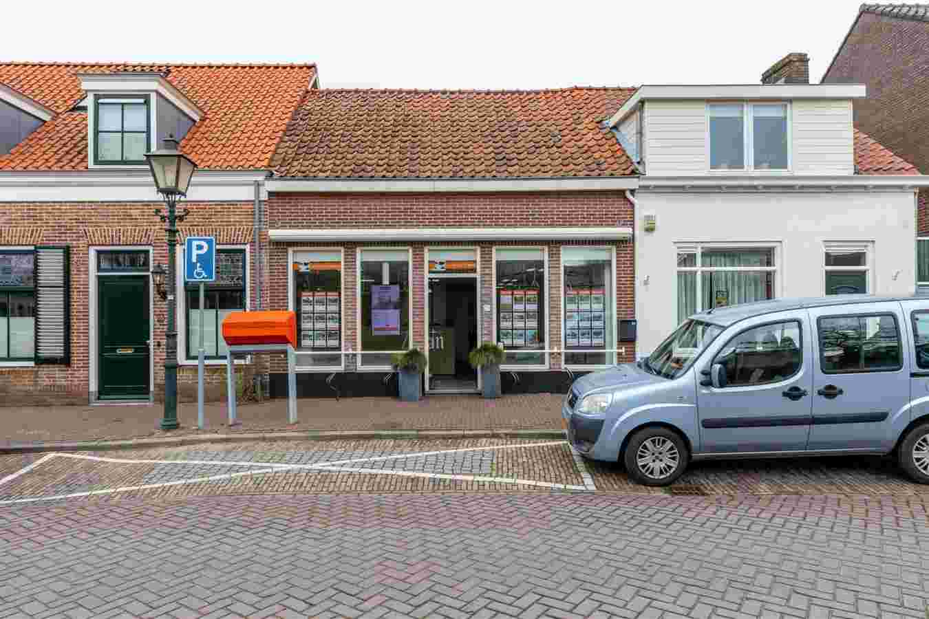 Dorpsplein 25