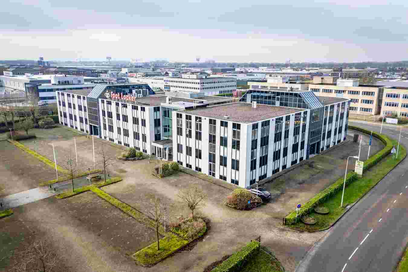 Ir D S Tuijnmanweg 3-5