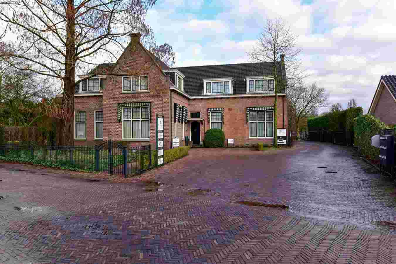 Hoogstraat 24