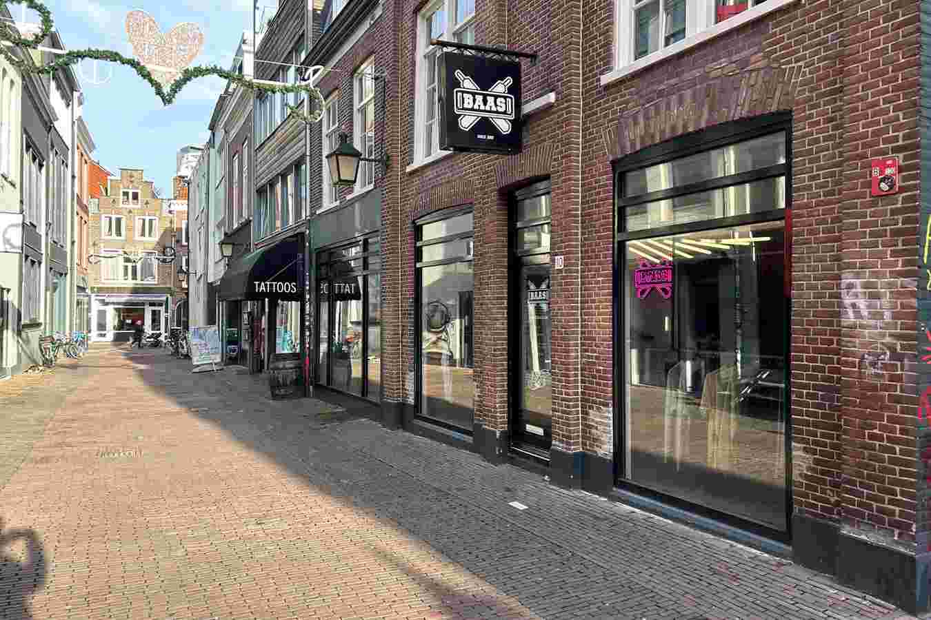 Donkerstraat 8