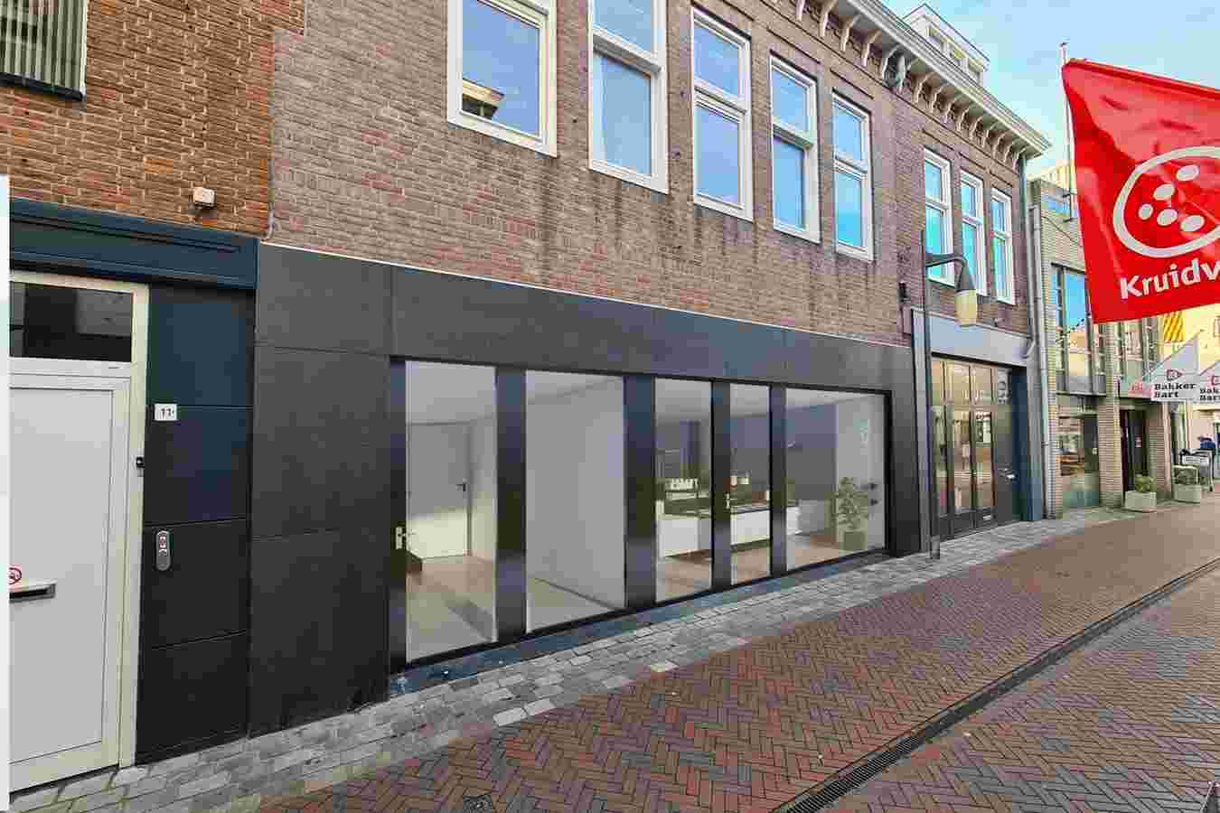 Sint Adriaanstraat 7 *