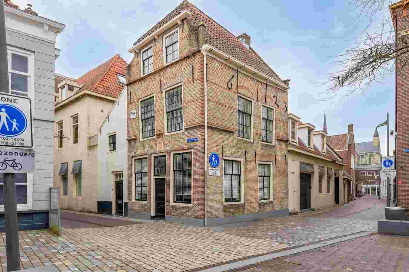 Rijfelstraat 1