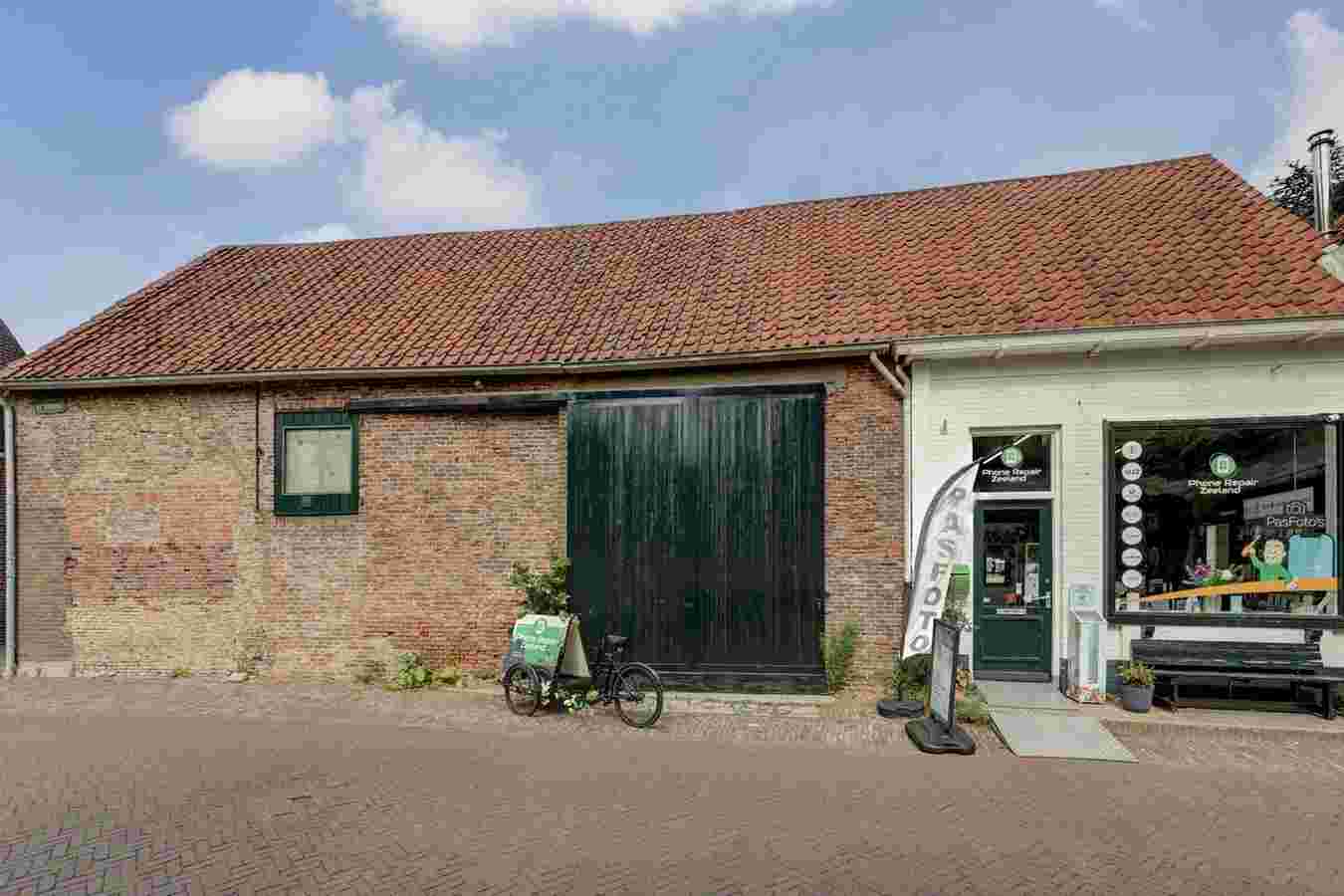 Kerkhof 28-30