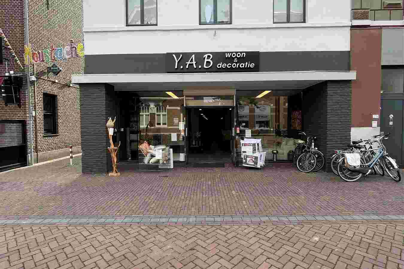 Bovenste straat 25