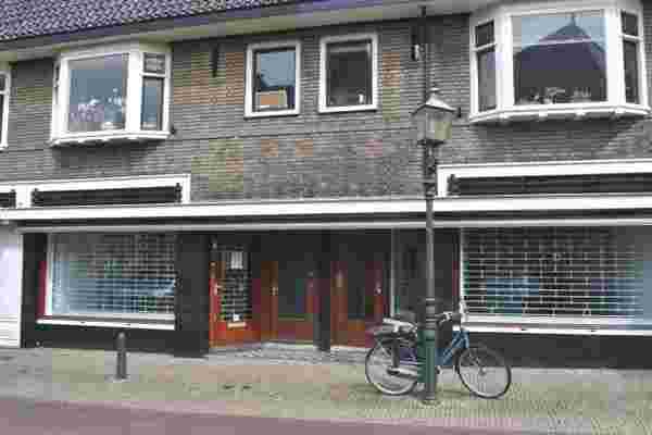 van Schagenstraat 9