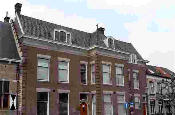 Raadhuisstraat 8