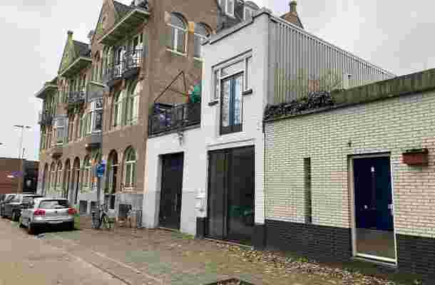 IJsclubdwarsstraat 12